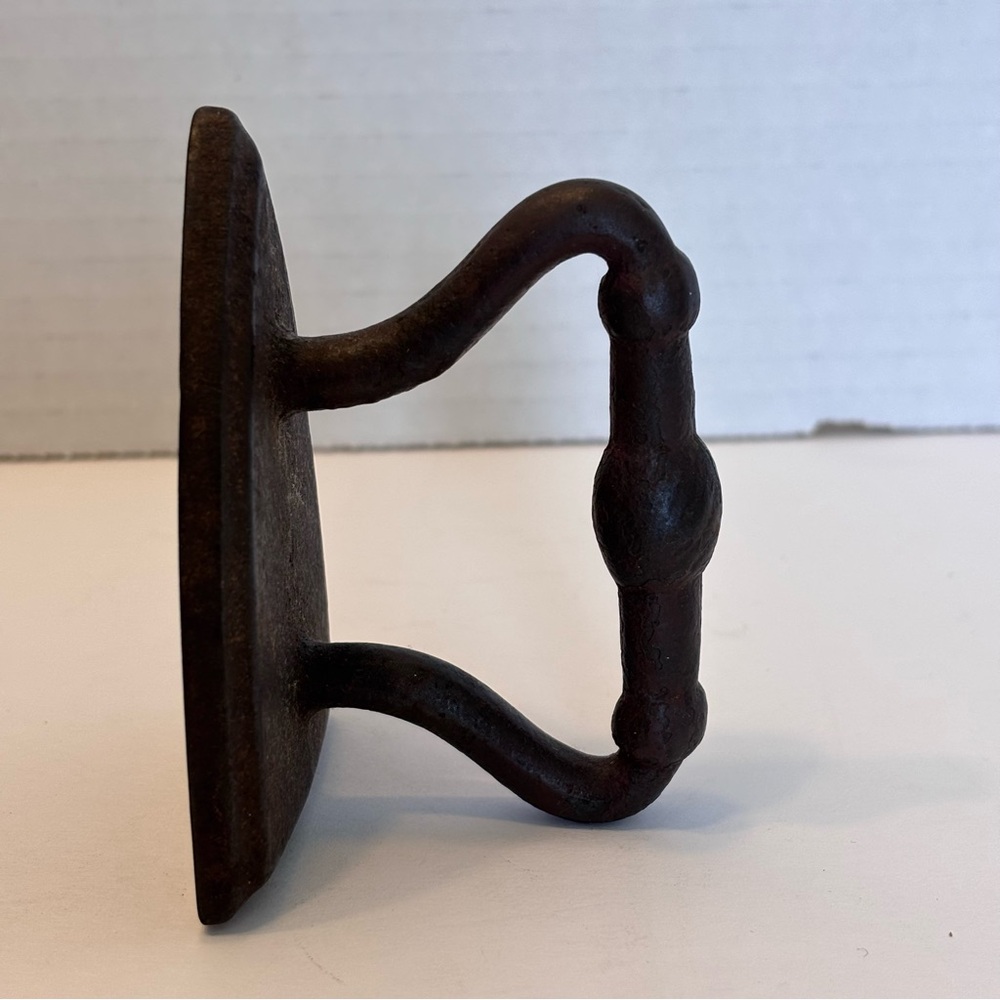 Vintage Cast Iron Miniature Pressing Iron - Picture 3 of 13